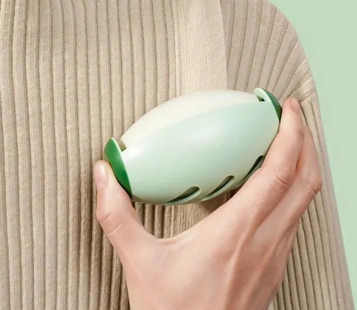 LintPro: Portable Silicone Lint Roller for Quick and Easy Cleanups